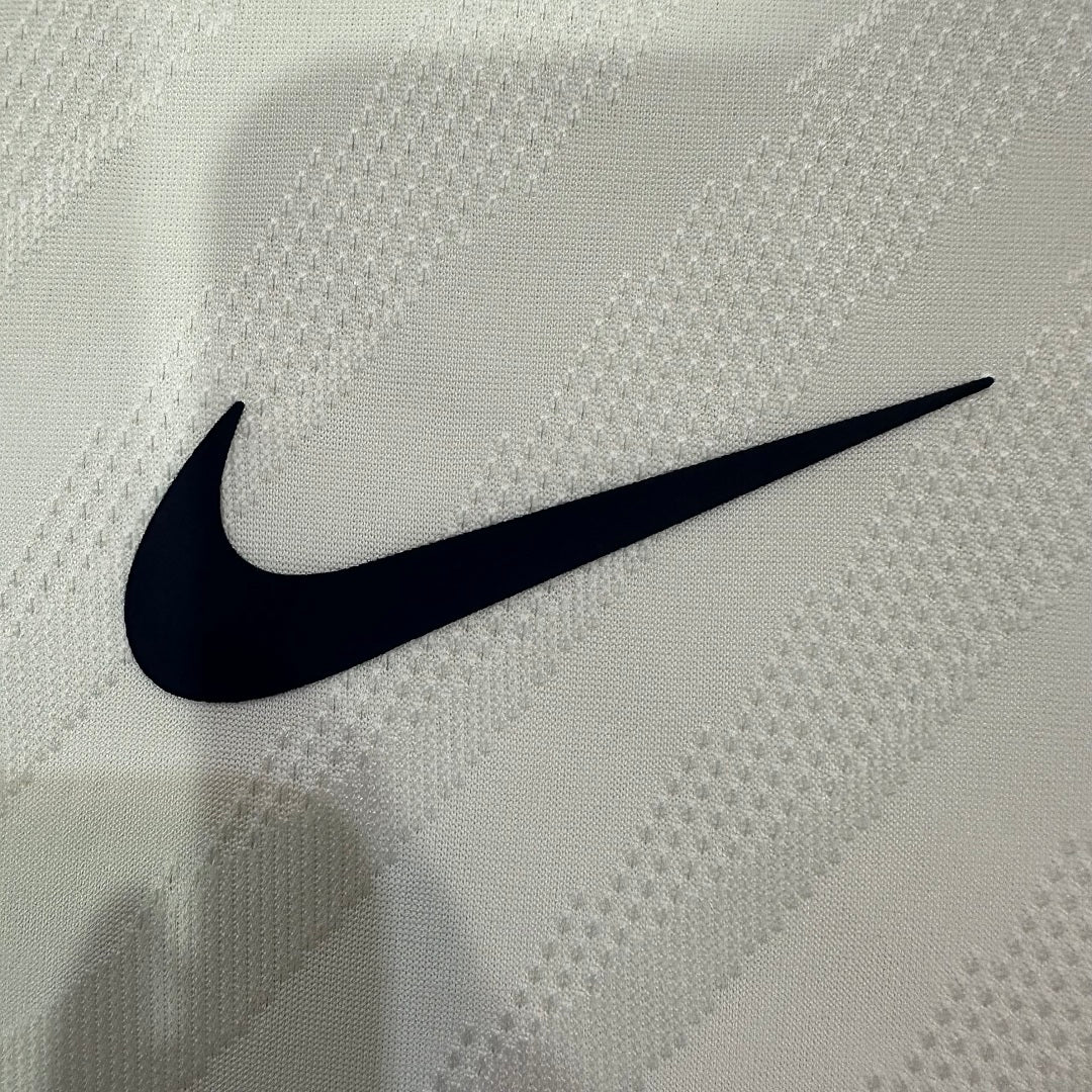 Tottenham Hotspur 2026/27 Home Shirt – Player Version – image 7